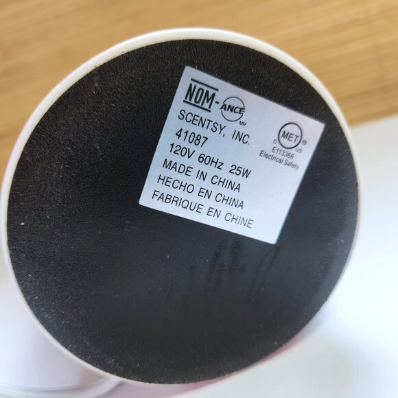 Scentsy Wax Warmer Pretty Bird Retired 2017 Full Size with Bulb Clean - Picture 13 of 14